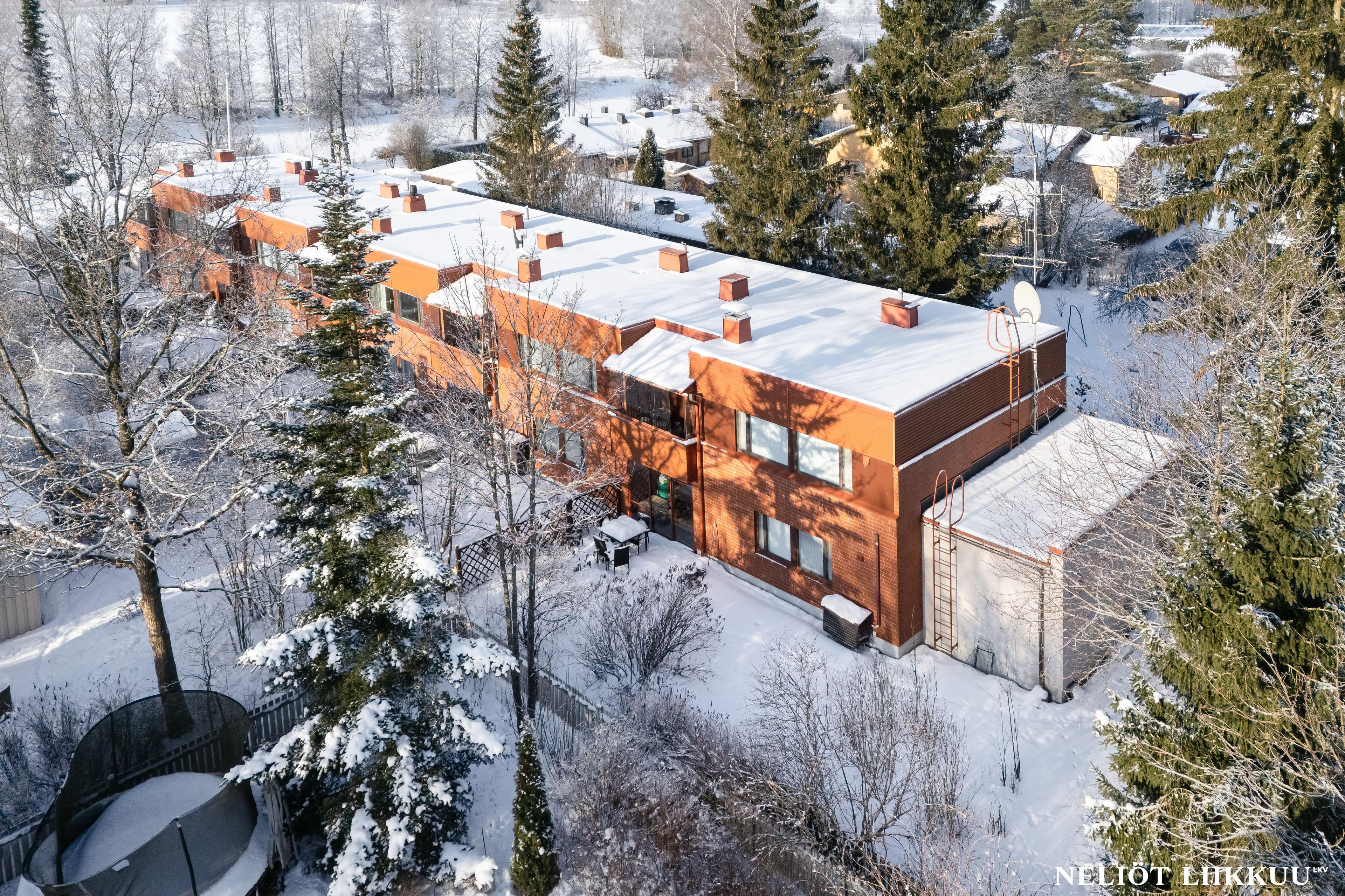 Jokipolku 25