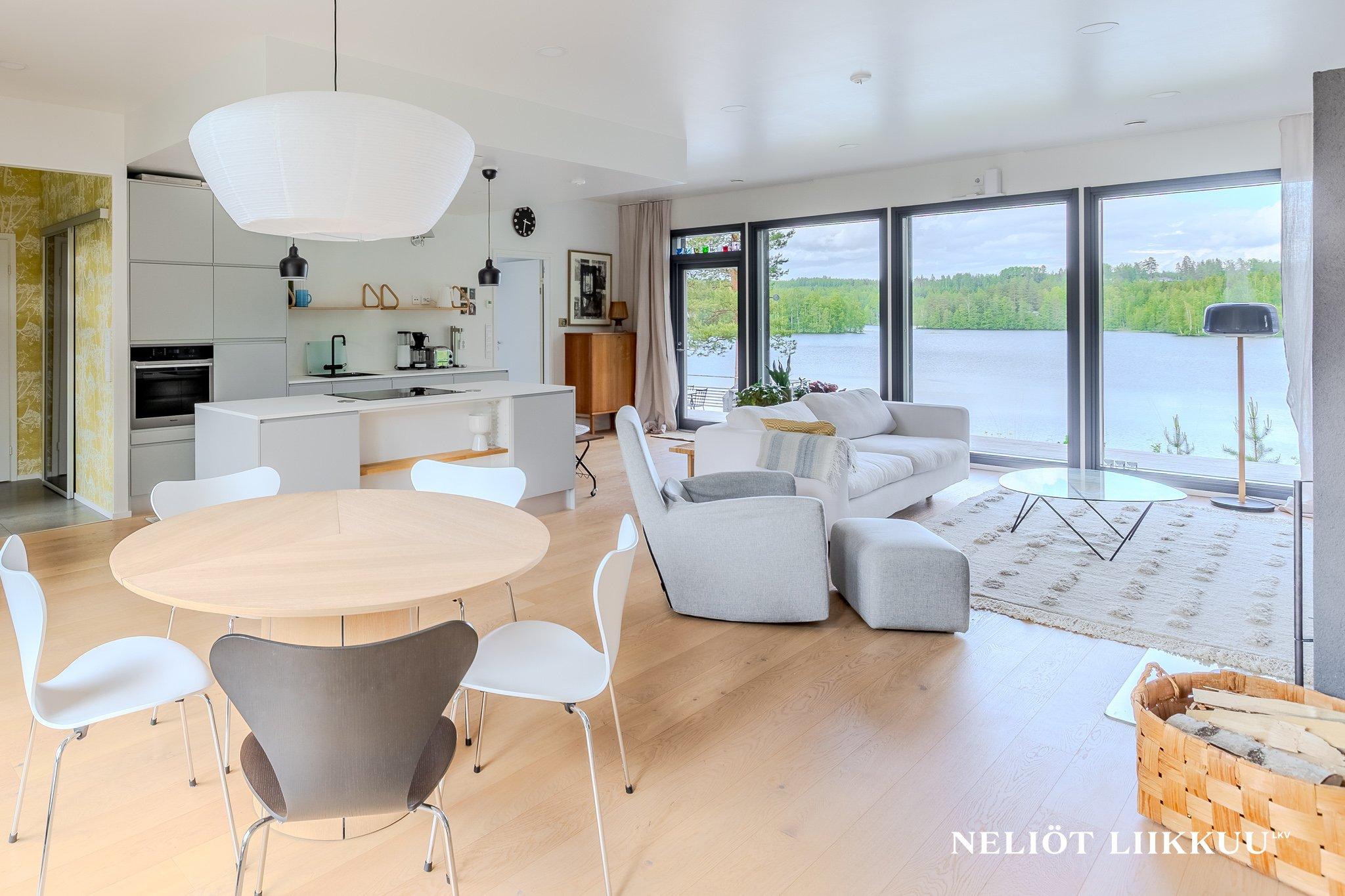 Vaiviontie 26b