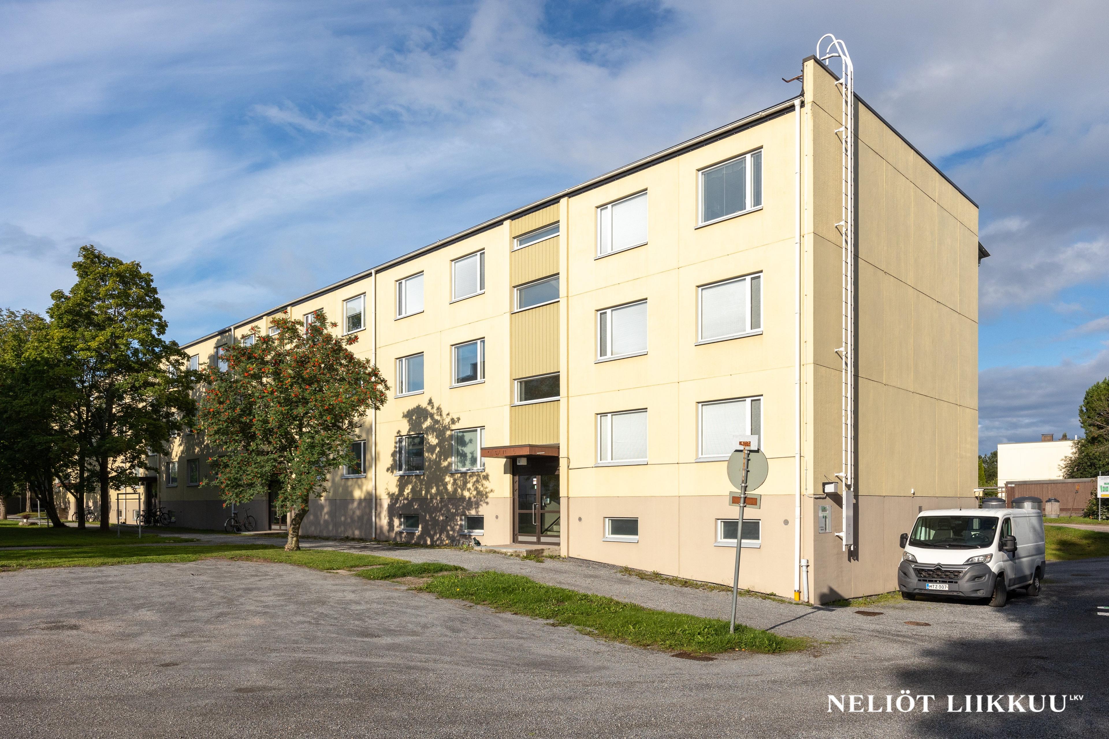 Lehvänkatu 24