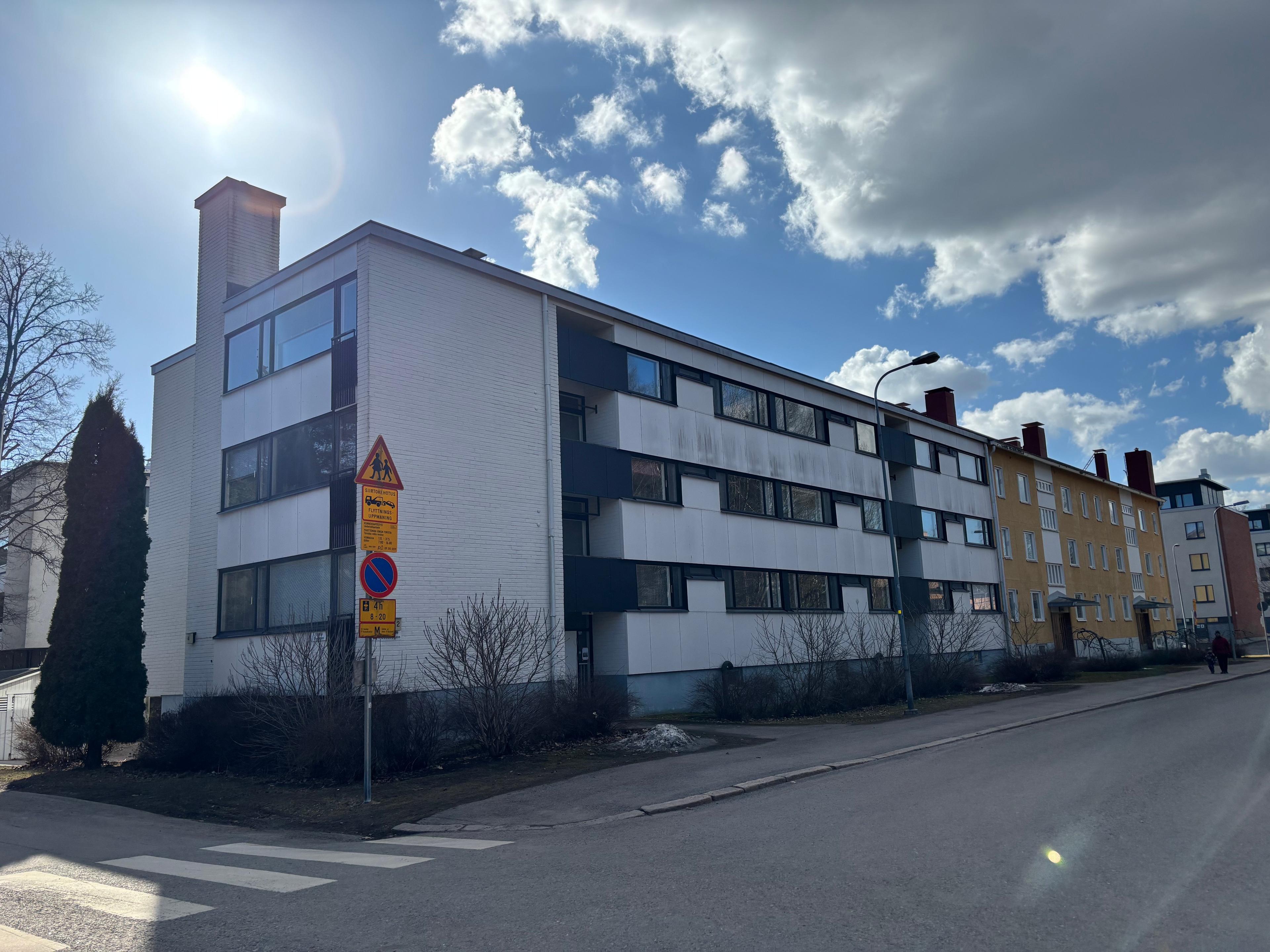 Kylätie 14